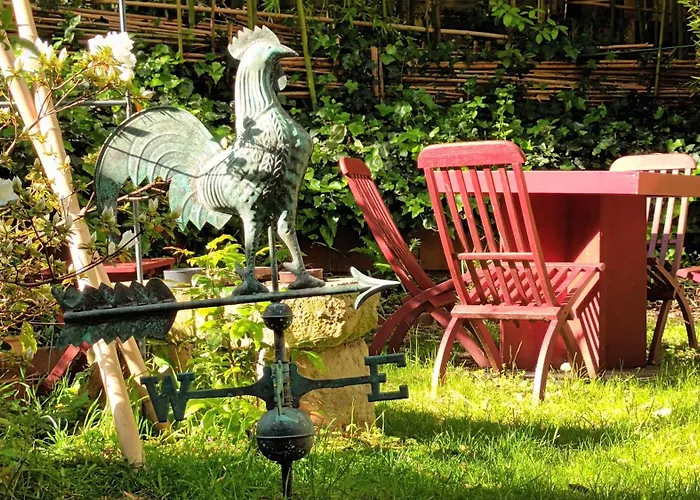 Отель Bed & Bamboo